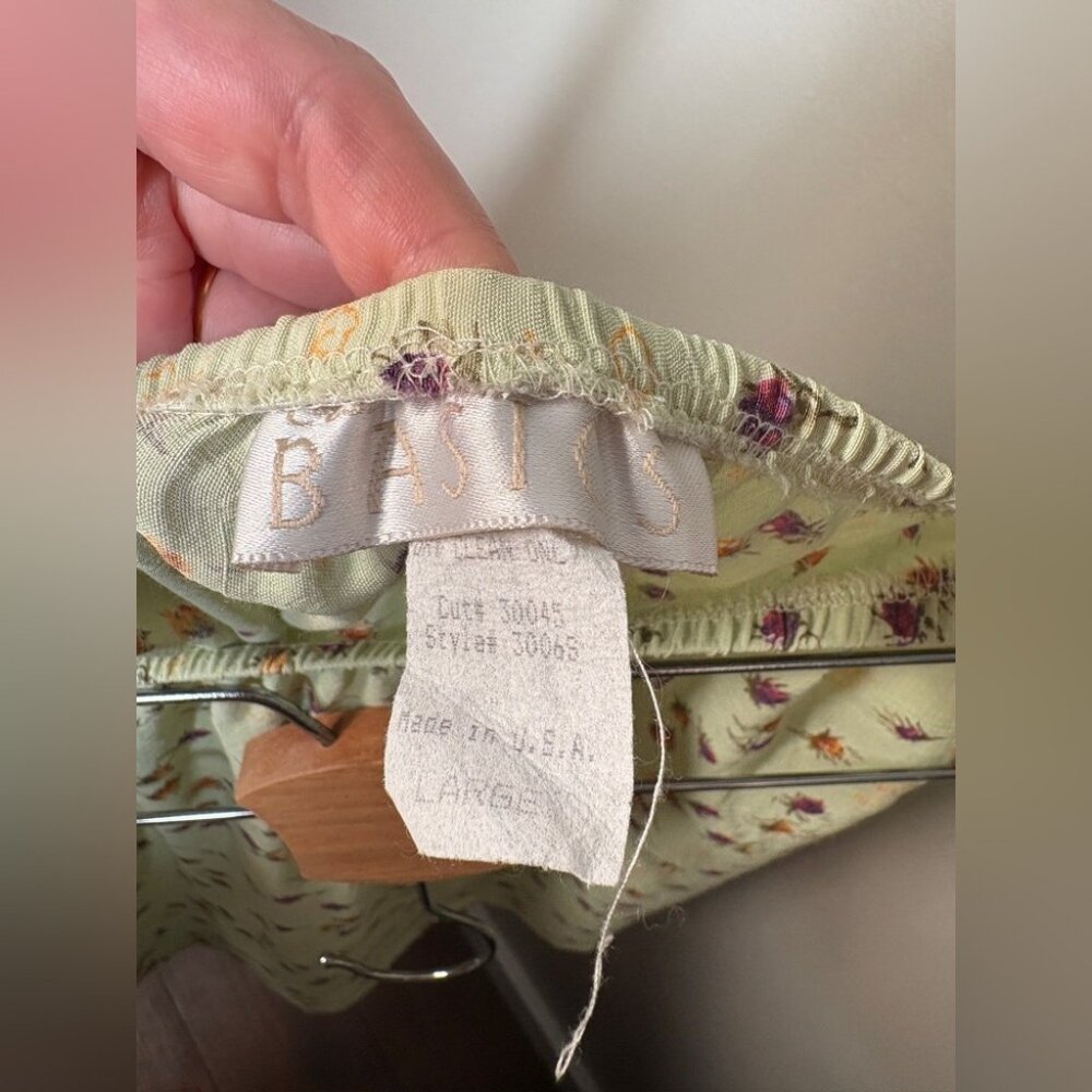 Vintage Basics Made in the USA Floral Mini Skirt - Picture 4 of 5